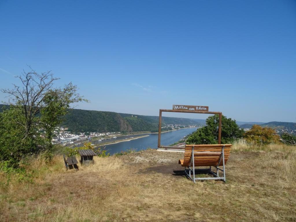 Ferienwohnung Neli Am Rhein Rheinbrohl Zewnętrze zdjęcie